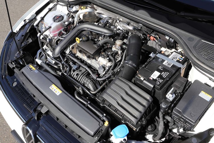 「eTSIアクティブ」に積まれる1リッター直3ターボエンジンは最高出力110PSと最大トルク200N・mを発生。48Vのマイルドハイブリッドシステムを備えている。