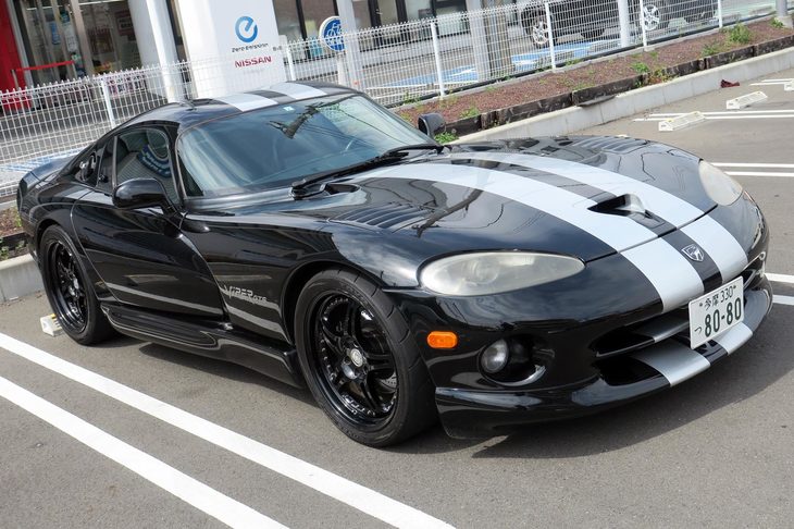 一応報告しておくと、「バイパー」は今日も元気である。こうして日産ショールームを借景に写真を撮ると、まるでバイパーがゼロエミッション車のようですね。実際には希代のハイエミッション野郎なわけですが。