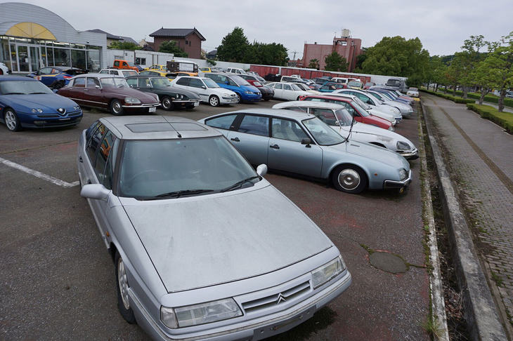 現在のキャロル。シトロエンは委託販売のみ。