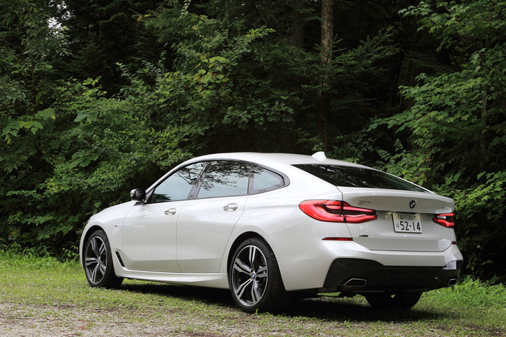 全高は1540mmと、標準的な仕様の「7シリーズ」よりも60mmほど高くなっている。