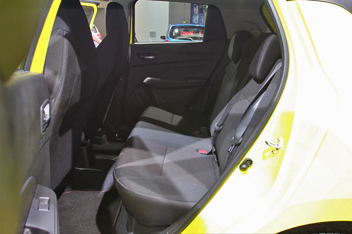 スズキ・スイフトスポーツ（リアシート）