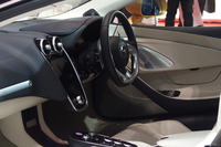 「GT」のインテリア。2020年半ばにはカシミアを使用したシートも導入される。