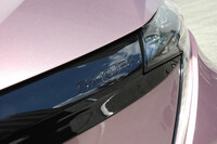 ボディーカラーに新色「水面乃桜-ミナモノサクラ-」が採用されたのもトピックだが、デザインの変更は総じて控えめ。従来ですでに評判がよかったので、変える必要がなかったのだろう。