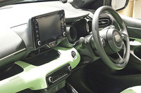 「ビュート ストーリー」のインテリア。シートカラーと加飾パネル色はいずれも8種類から自由に選択できる。