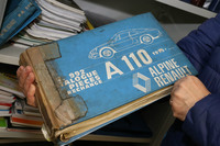 初代「A110」のパーツカタログも大切に保管している。