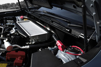 フロントに縦置き搭載される2.4リッター水平対向4気筒ターボエンジン「FA24」は、最高出力275PS/5600rpm、最大トルク375N・m/2000-4800rpmを発生。エンジンルームには「STI製フレキシブルドロータワーバー」が備わる。