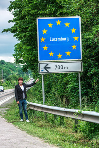 700m先にある国境を越えると、いよいよルクセンブルクに入る。
