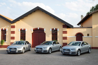 試乗会場に並べられた新型「A4」。