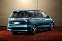 外板色は、新色のグレイッシュブルーマイカメタリック（写真）、アイスチタニウムマイカメタリックを含む全6色が用意される。