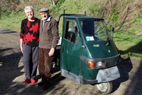 先日、トメア＆マリア夫妻を訪ねると、「アペ」は2台目の「ヨーロッパ」になっていた。