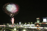 ポッカ1000km名物の花火が夏の長い一日に終わりを告げた。