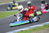 ブレーキはほとんど踏まず、そして滑らせもしないのがコツ。