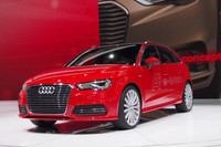 「A3スポーツバック e-tron」