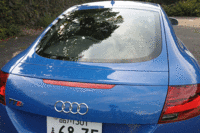 クリックするとシートアレンジによる荷室の変化が見られます。