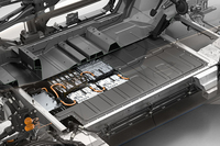 床下に搭載されるリチウムイオンバッテリー。定格電圧360V、蓄電量22kWhという性能を備えている。