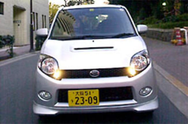 【スペック】全長×全幅×全高＝3395×1475×1550mm/ホイールベース＝2360mm/車重＝870kg/駆動方式＝FF/0.66リッター直3DOHC12バルブターボ インタークーラー付き(64ps/6400rpm、10.9kgm/3600rpm)/車両本体価格＝126.0万円（テスト車＝139.0万円）