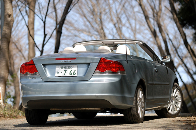 【スペック】全長×全幅×全高＝4580×1835×1405mm／ホイールベース＝2640mm／車重＝1720kg／駆動方式＝FF／2.4リッター直5 DOHC20バルブ（140ps/5000rpm、22.4kgm/4000rpm）／価格＝469万円（テスト車＝518万4000円）