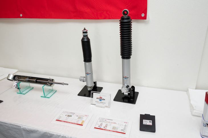 トヨタなどに可変ダンピングシステムを納入しているKYBだが、日本国内で後付けの製品として展開するのは、これが初となる。