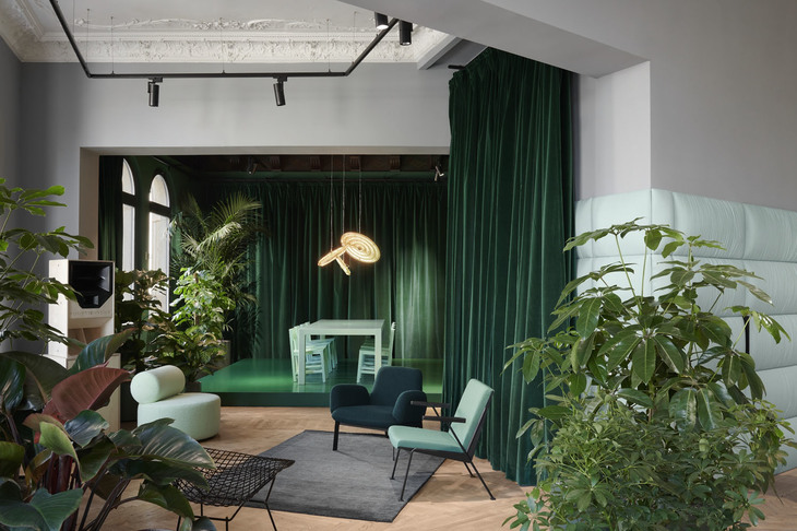 ベルリンのクラブの室内。