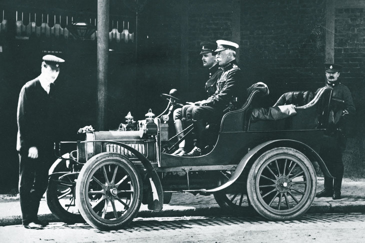 ロイスにとって初の自動車製品となった「10HP」。設計は保守的だったが、他に類を見ない品質の高さによって好評を博した。