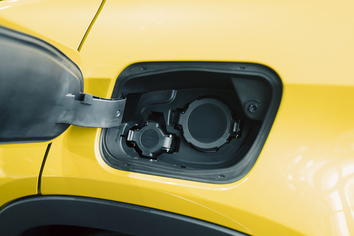 ジープ・アベンジャー ローンチエディション（給電口）