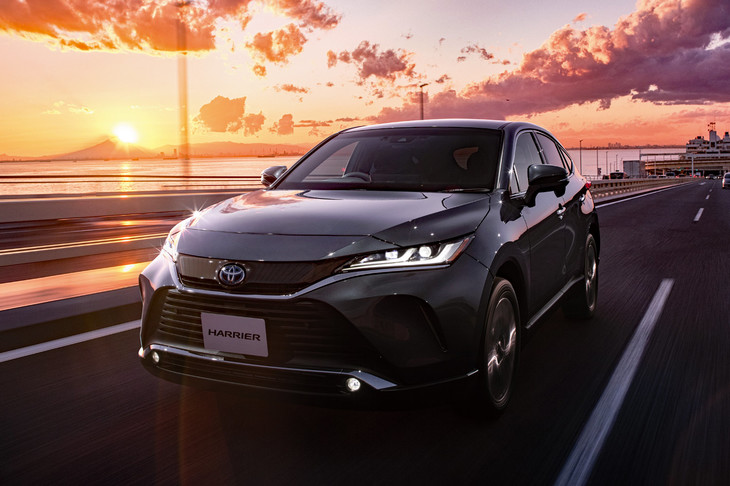 ハリアーZ“レザーパッケージ”（ハイブリッド・4WD車）