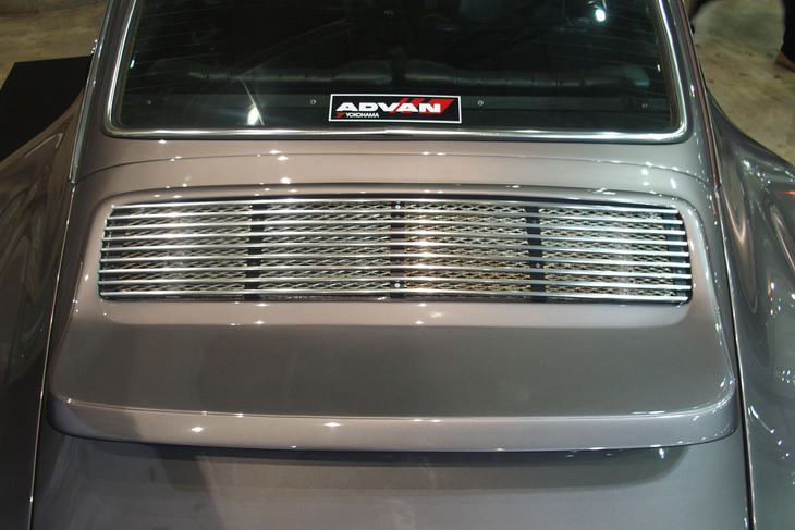 ポルシェ911／横浜ゴム