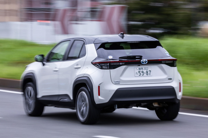 「ヤリス クロス ハイブリッドZ」（FF車）の燃費値は、JC08モードが31.3km/リッター、WLTCモードが27.8km/リッターと発表されている。