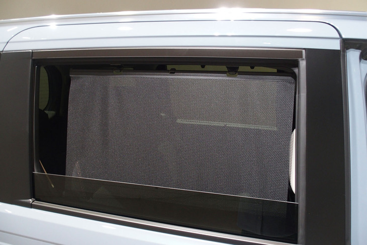 ホンダ・フリード クロスター（リアドアサンシェード）