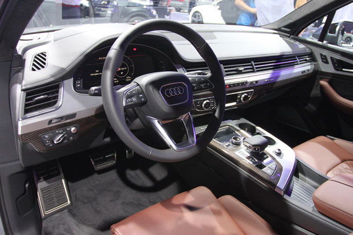 アウディSQ7（インテリア）