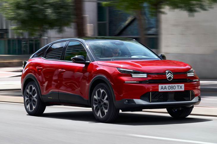 同じく、新しい顔を得た「C4」。