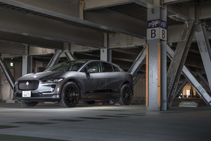 「Iペース」はジャガーが初めて開発を手がけたEV。海外での評価は高く、欧州カー・オブ・ザ・イヤーをはじめとするさまざまな賞を獲得している。