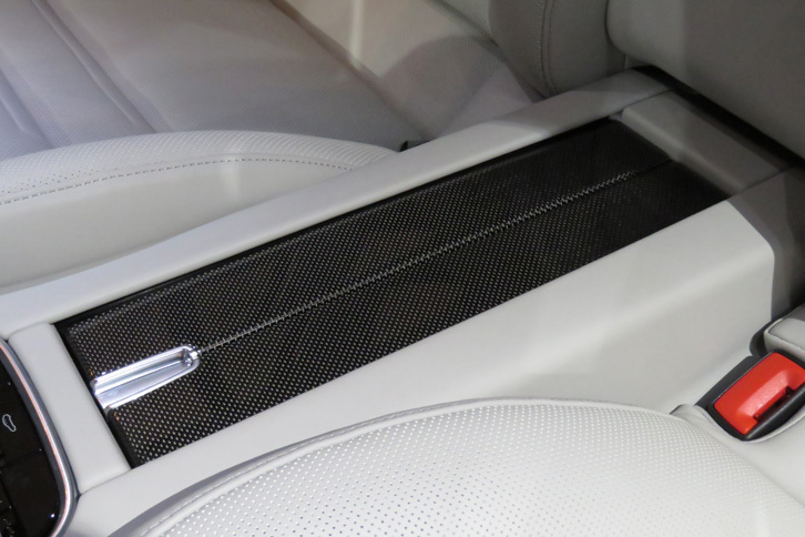 ポルシェ・パナメーラ ターボ（リアセンターコンソール）