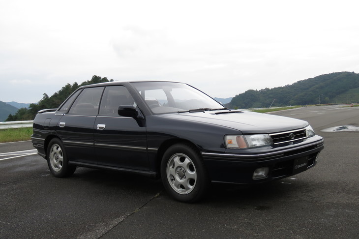 プラットフォームの比較で最初に試乗した「レガシィGTセダン」。200psのターボエンジンを搭載したスポーツセダンである。