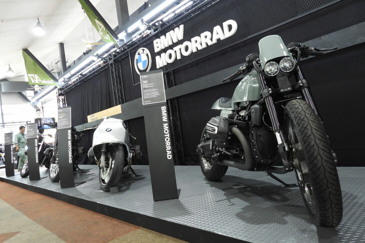 ベースセンターでは「BMW R12カスタム・プロジェクト」の完成車が展示されていた。