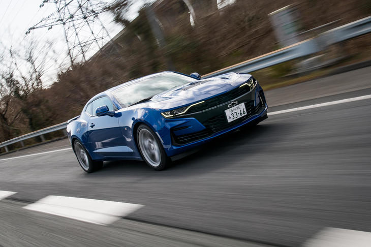 「SS」の0-60mph（約96km/h）加速は4.0秒。なお本国には、0-60mph加速3.5秒というスーパーチャージャー搭載モデル「ZL1」もラインナップされている。