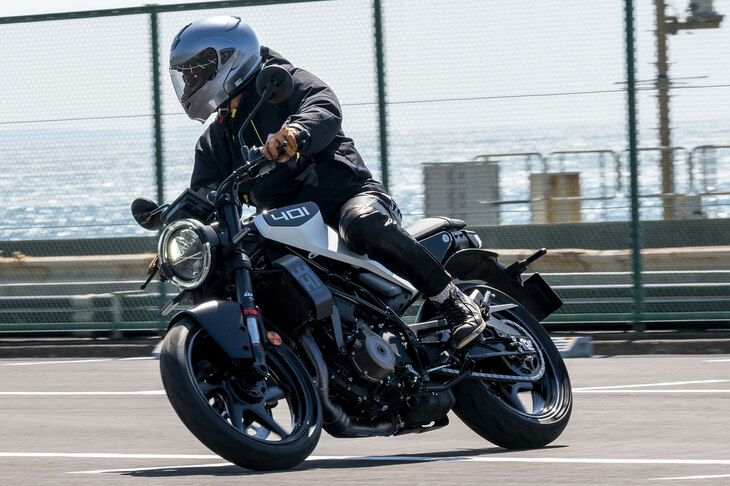 ハスクバーナ・ヴィットピレン401（6MT）／KTM 390デューク（6MT）／ハスクバーナ・スヴァルトピレン250（6MT）／トライアンフ・スピード400（6MT）【試乗記】