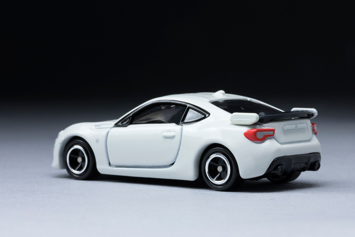 開発は、後輪駆動ならではの操る喜びを手ごろな価格で提供することを主眼に進められた。現在では同車によるワンメイクレースも開催され、盛り上がりを見せている。（写真＝郡大二郎）