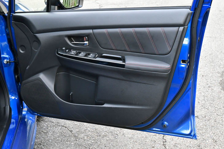 スバルWRX STIタイプRA-R（フロントドアパネル）