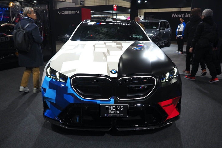 BMW M5 M xDriveツーリング（2026年BMW＆MINI Racing先導モデル）