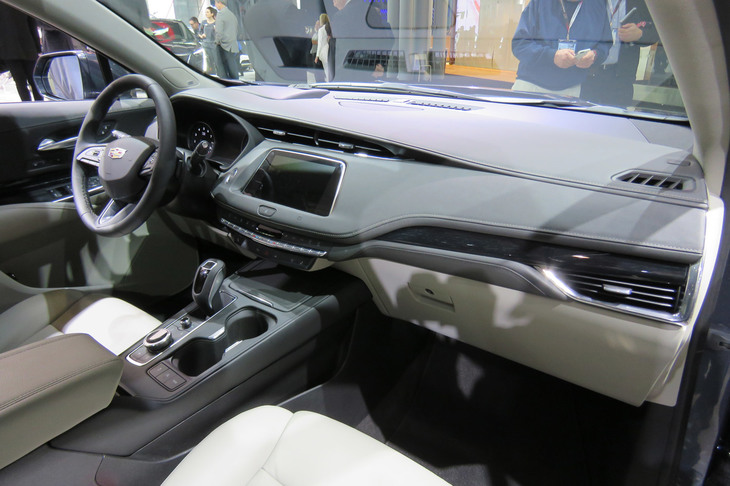 キャデラックXT4（インテリア）