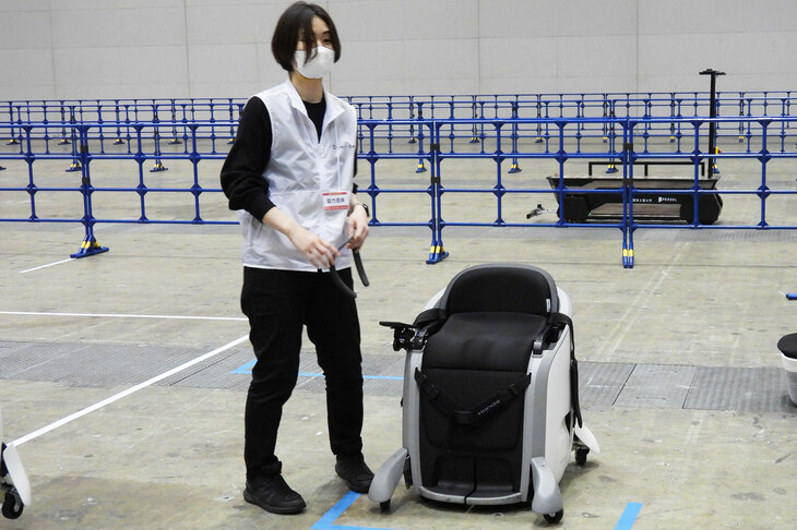 「E-Tokyo Festival 2024」では、未来のモビリティーの体験試乗も可能だった。こちらはホンダの「UNI-ONE（ユニワン）」。ハンズフリーで運転できる、着座型のパーソナルモビリティーだ。