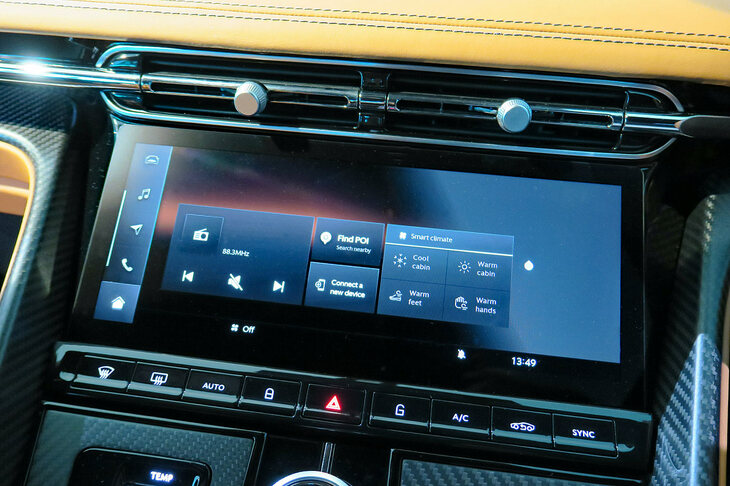 アストンマーティンDB12（インフォテインメントシステム）