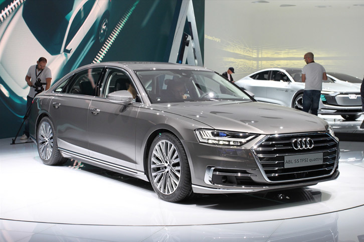 アウディA8 L（エクステリア）