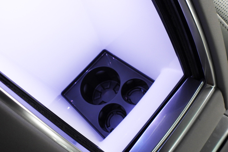 レンジローバーSVビスポーク1858エディション（冷蔵庫）