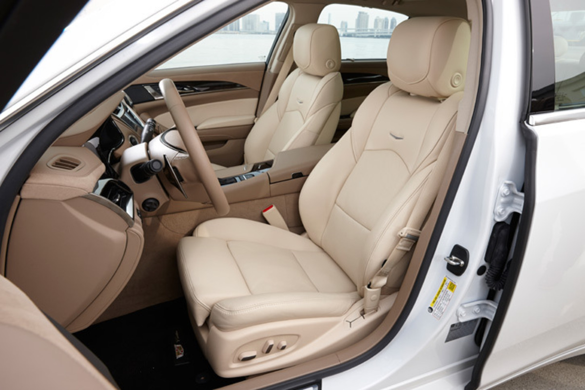 特別訳あり特価 Cts プレミアム 4wd Cueモニター 革シート Champacheval Fr