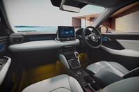 スズキが新型コンパクトSUV「ビクトリス」を発表　ストロングハイブリッドも用意の画像