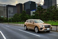 ベントレー・ベンテイガEWBアズール ファーストエディション