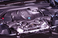 最高出力530psの4.4リッターV8ターボ。750Nmの最大トルクは1800rpmという低回転域で発生する。