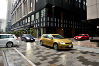 「フォルクスワーゲン・ゴルフ」の標準モデルから「ゴルフR」まで、新型4台をまとめてテスト。自他共に認めるクラス基準のキャラクターはどう進化したのだろうか。（photo：小林俊樹）